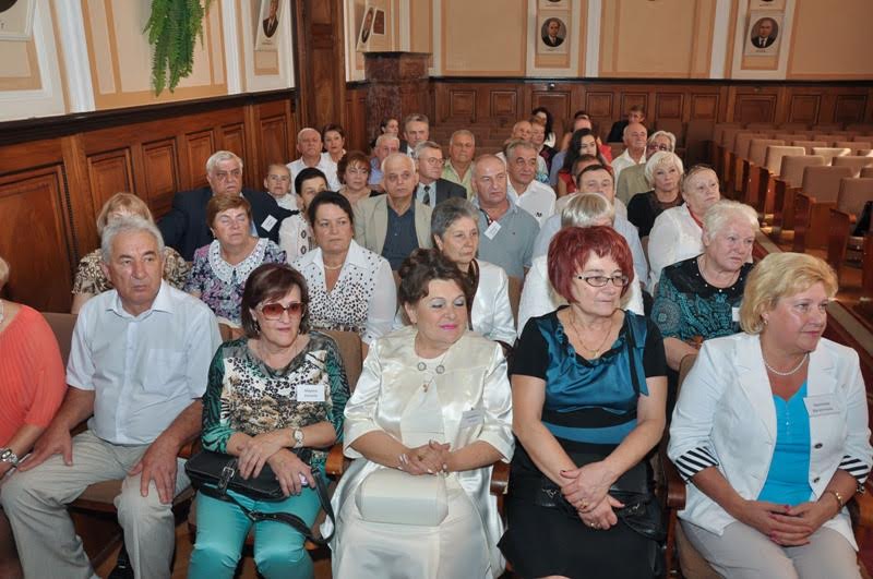 Відбулася зустріч випускників 1975 року 11